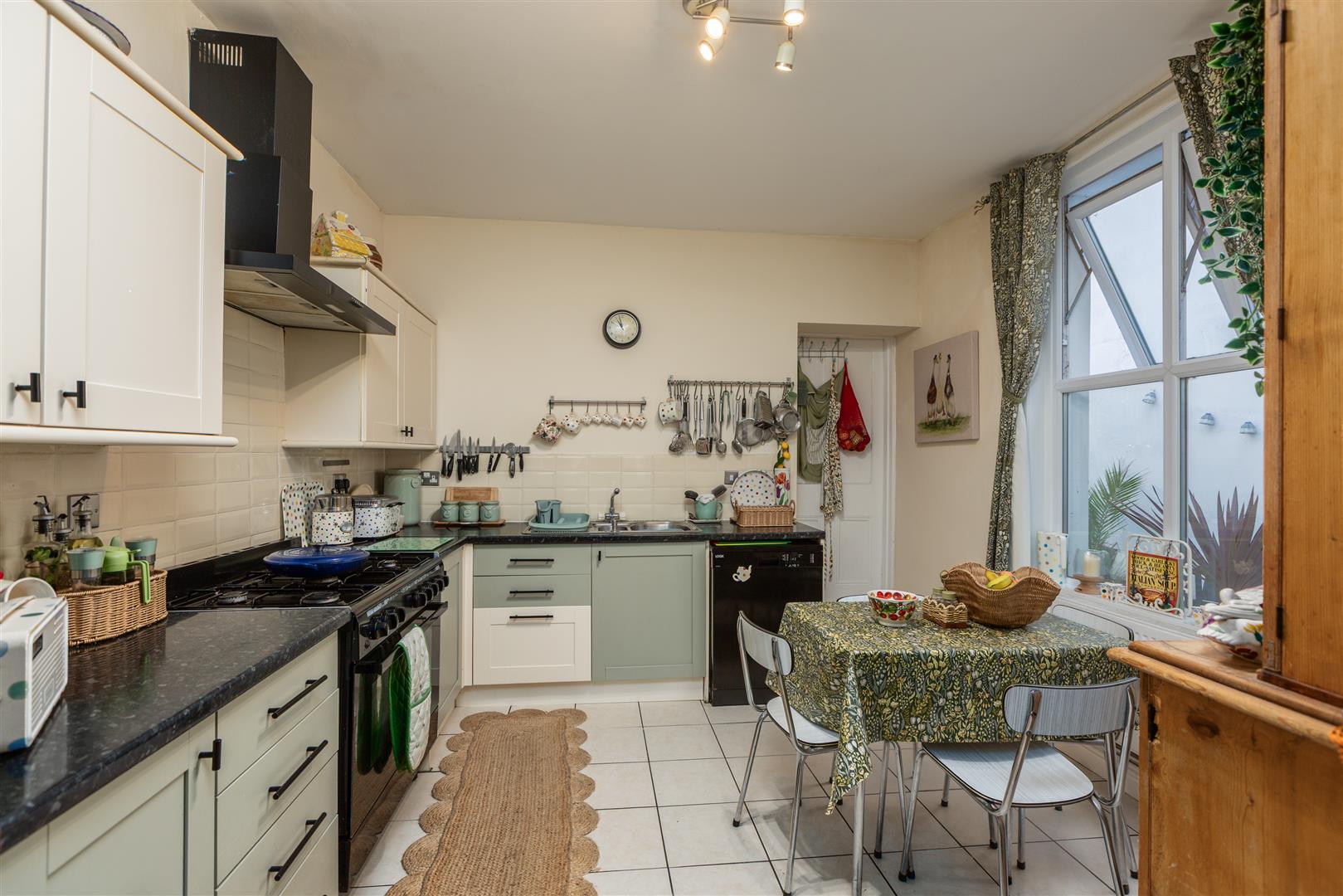 Oaklands Terrace, Mount Pleasant, Swansea, SA1 6JJ